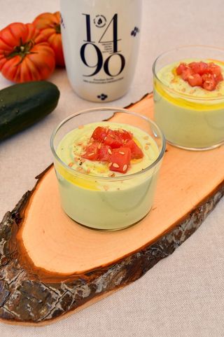 Crema fria de pepino y aguacate.