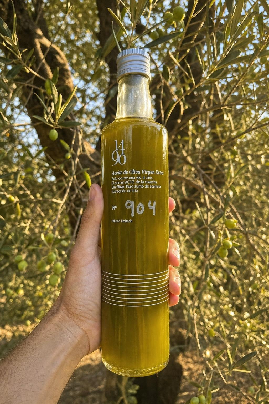 Cosecha sin filtrar 1490 · botella en el olivar